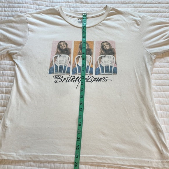 Britney Spears T-shirt - Picture 7 of 9